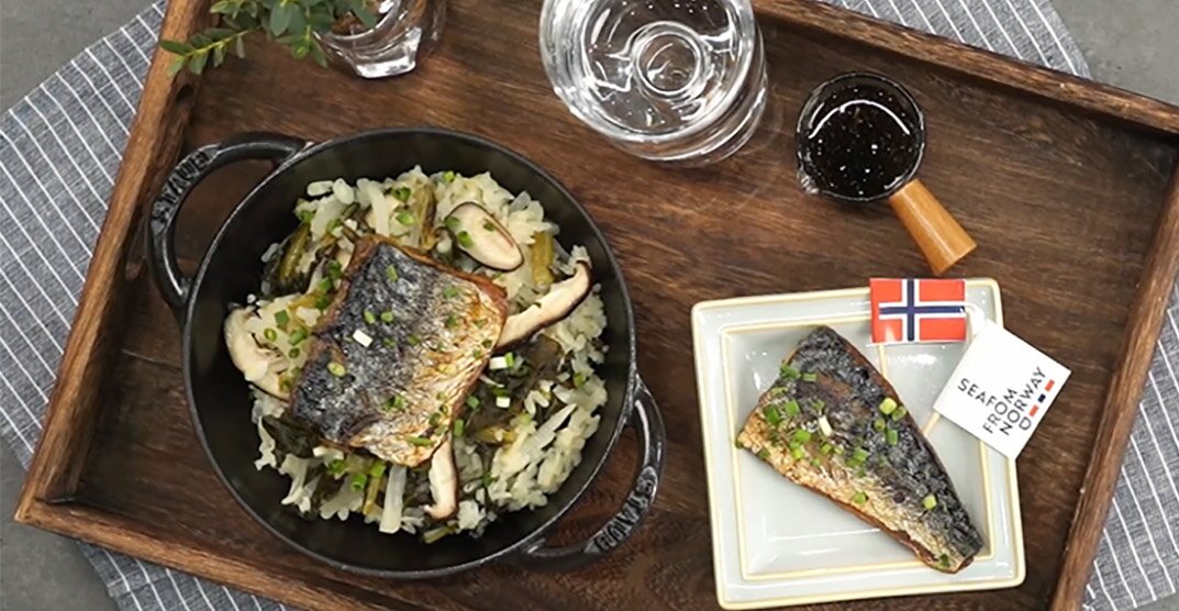 ข้าวอบหม้อร้อนหน้าซีราเอกิหัวไชเท้า พร้อมนอร์วีเจียนซาบะ