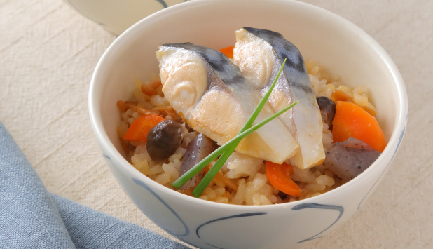 นอร์วีเจียนซาบะเค็มและข้าวหุงเห็ด