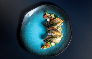 นอร์วีเจียนซาบะจี่กับยำมะเฟืองและสาหร่ายญี่ปุ่น