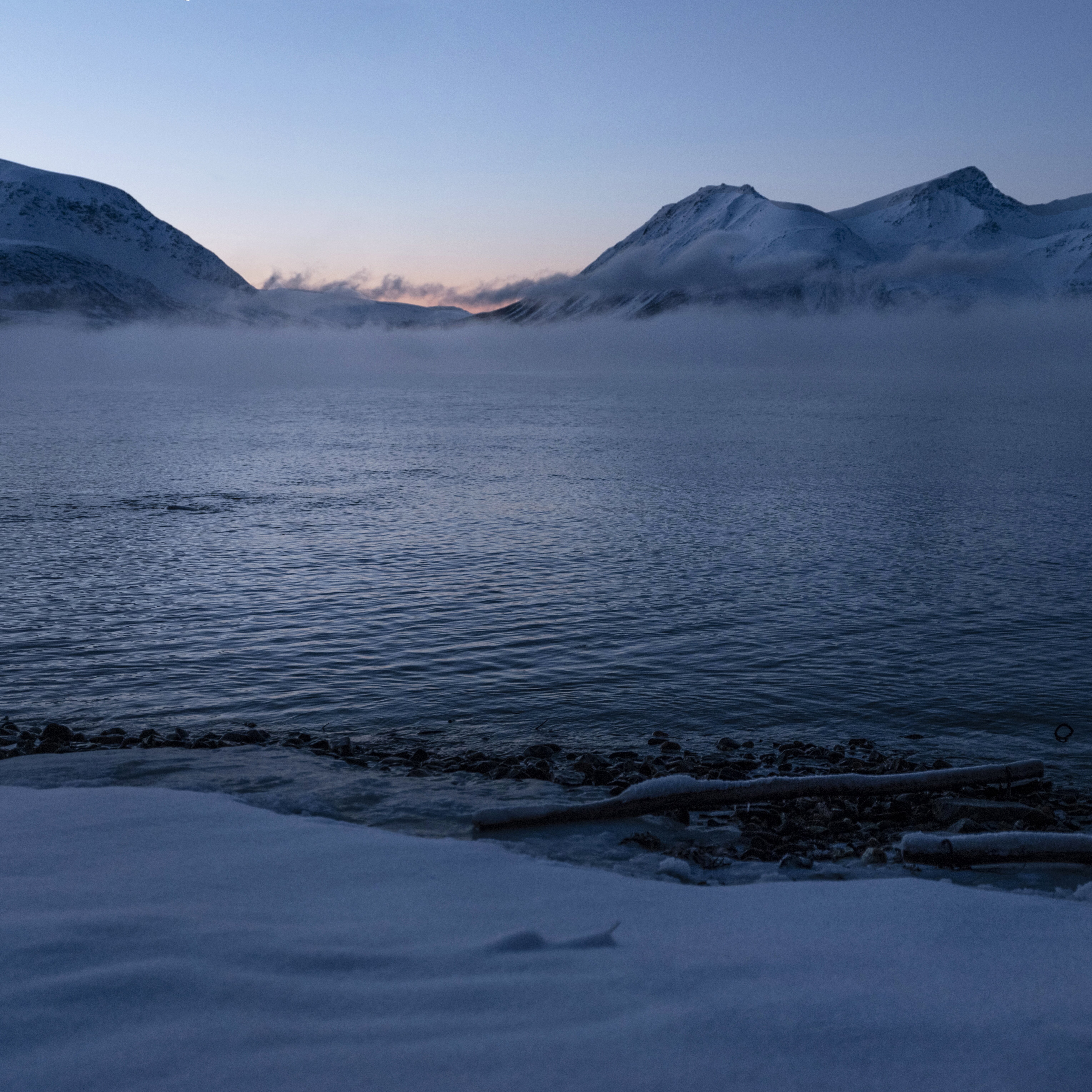 แสงเหนือตามทิวเขา